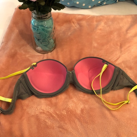 SALE!! Victoria Secret strapless 34c bra - Picture 6 of 6